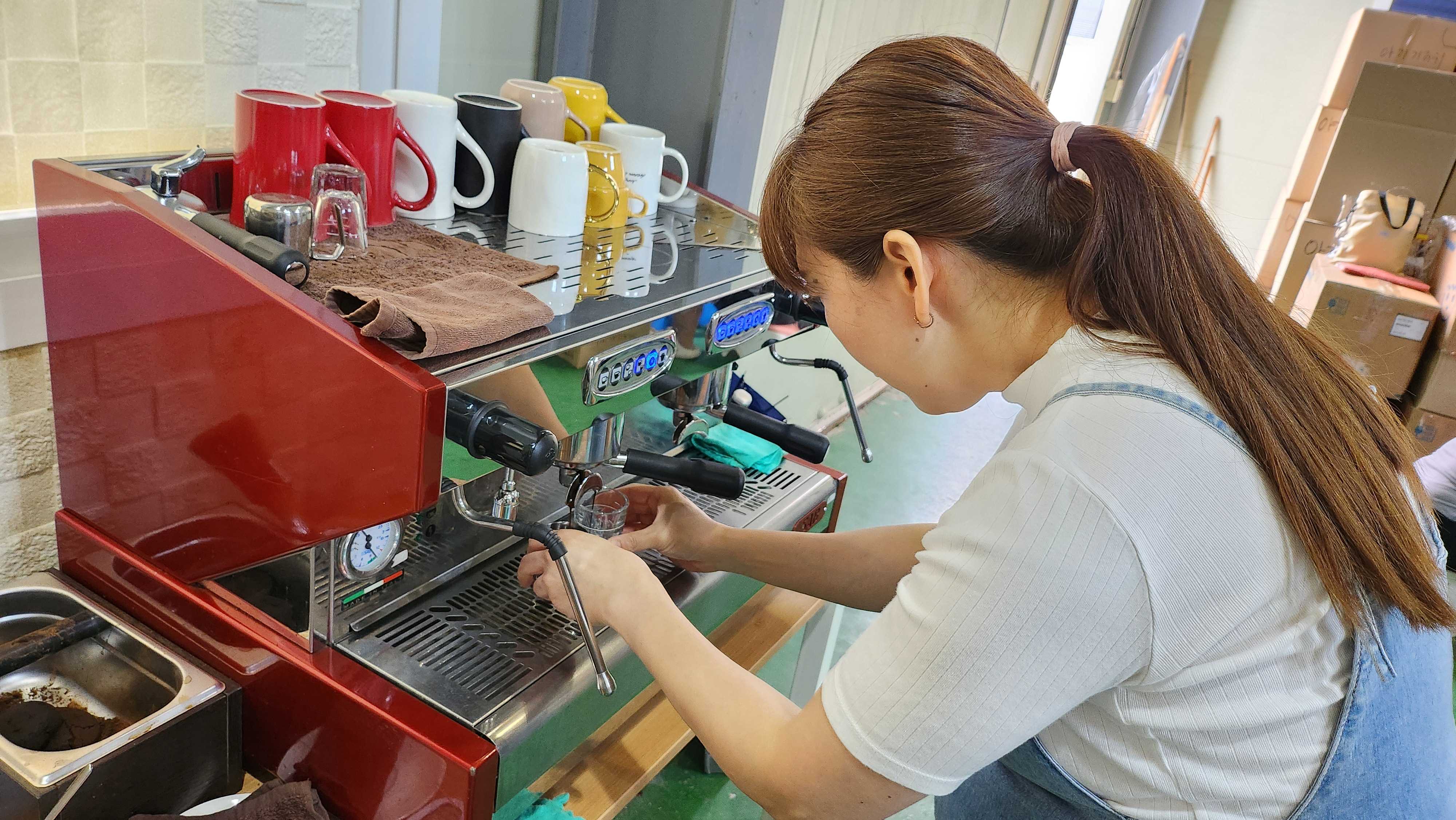 커피 교육의 마지막 과정 [국제커피교류협회 시험공간보기] 2024년 "카페더지니" 편 공개 ♥